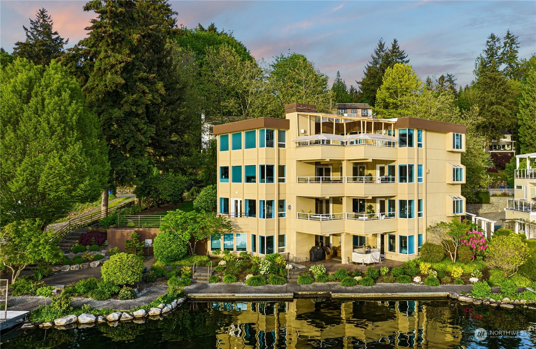 Property Photo:  4511 Lake Washington Boulevard NE 2  WA 98033 