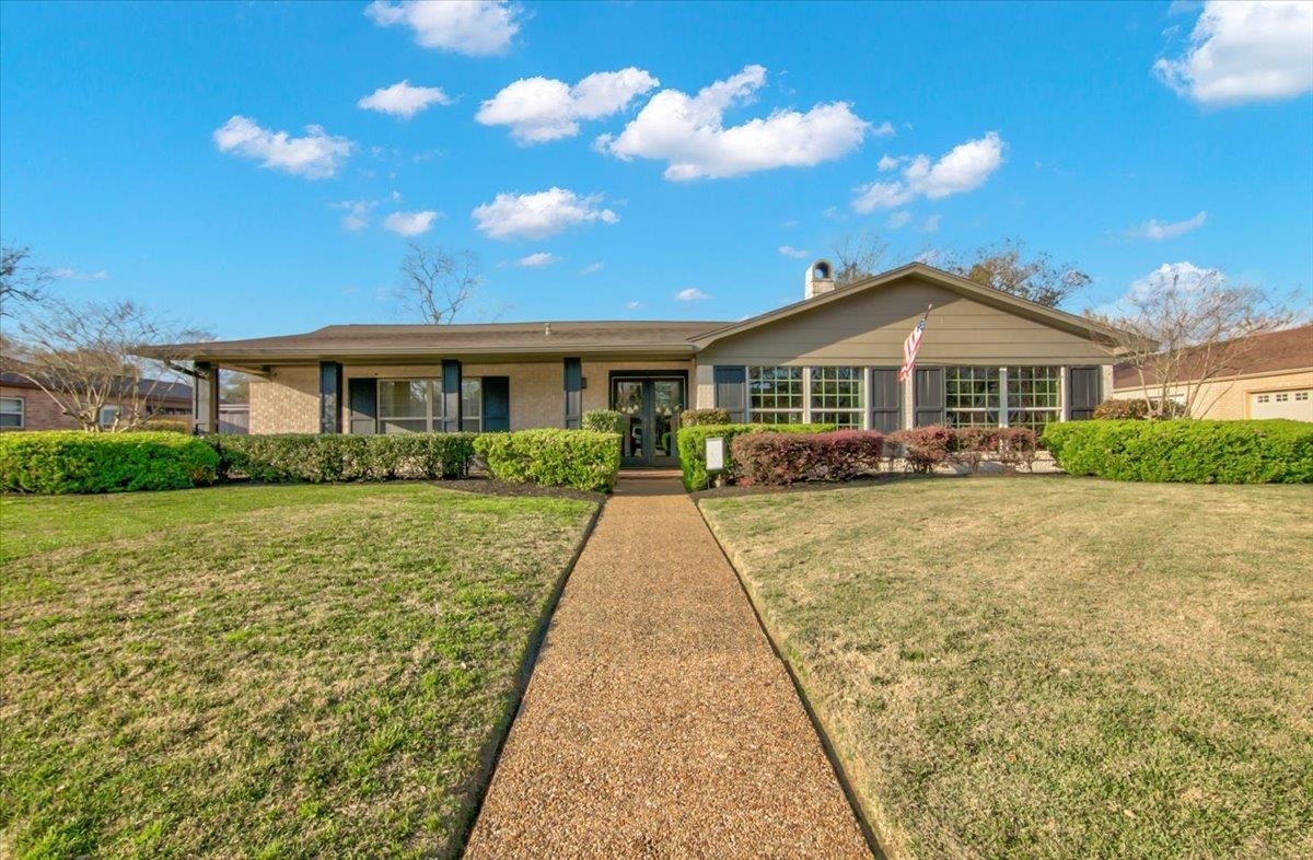 Property Photo: 5920 Pinkstaff TX 77706