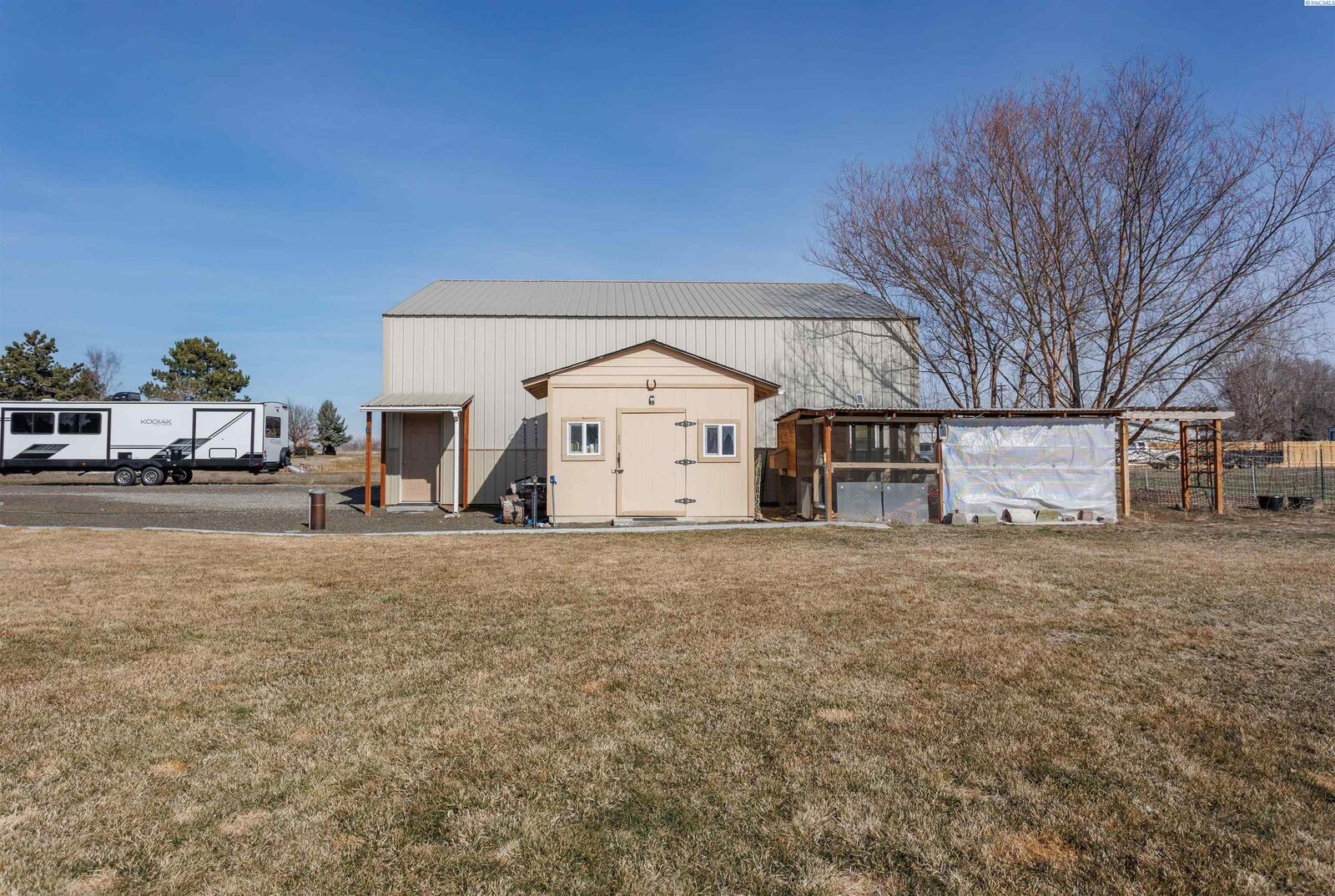 Property Photo:  77 Glad Road  WA 99323 