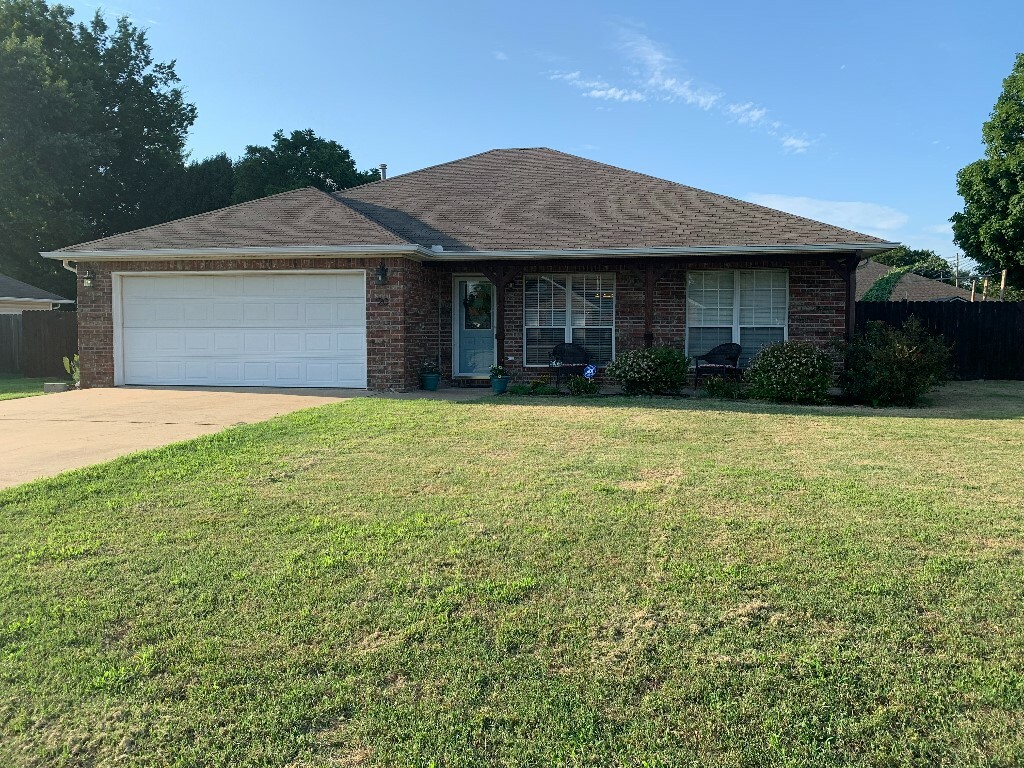 Property Photo:  20 W Northaven Street  AR 72730 