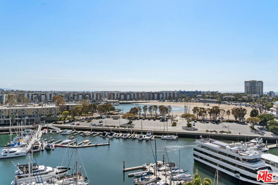 Property Photo:  4267  Marina City Dr 604  CA 90292 