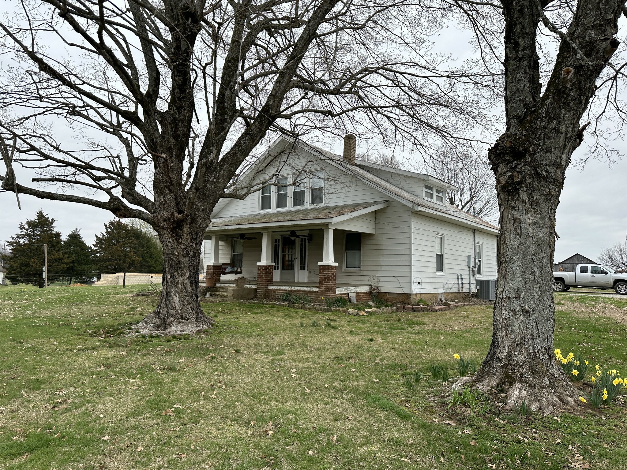 Property Photo:  124 Beartown Rd  TN 38469 