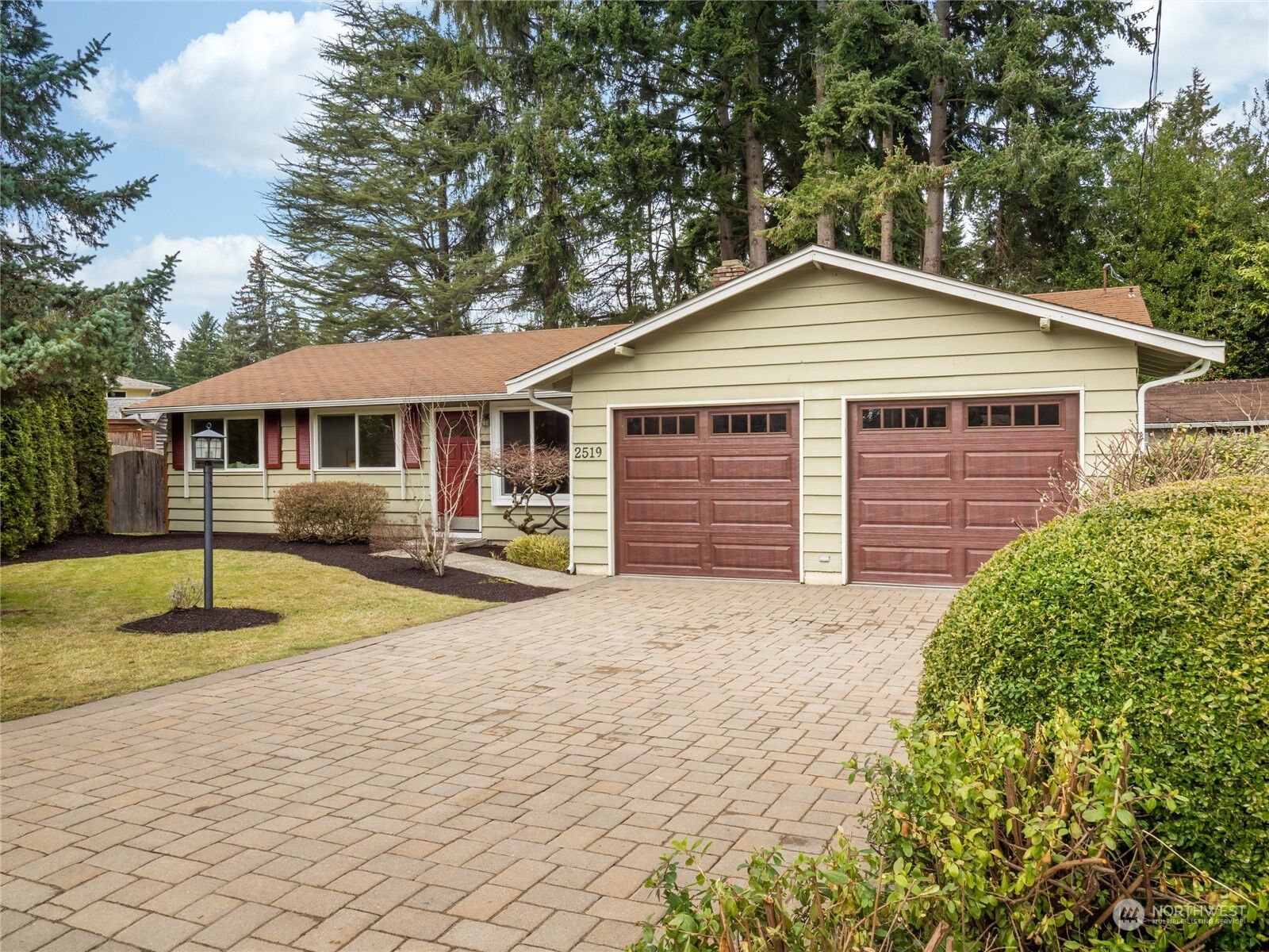 Property Photo:  2519 167th Place NE  WA 98008 