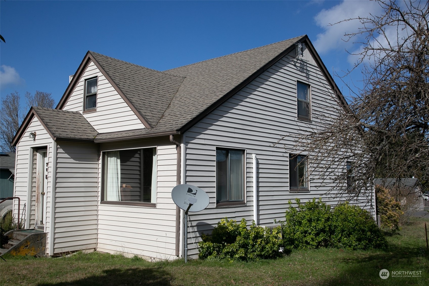 Property Photo: 715 6th Street WA 98362