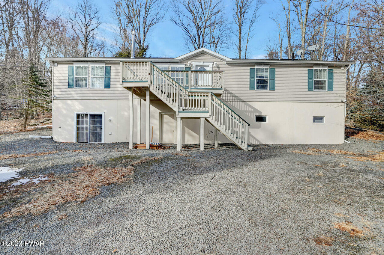 Property Photo:  1037 Oak Terrace  PA 18436 