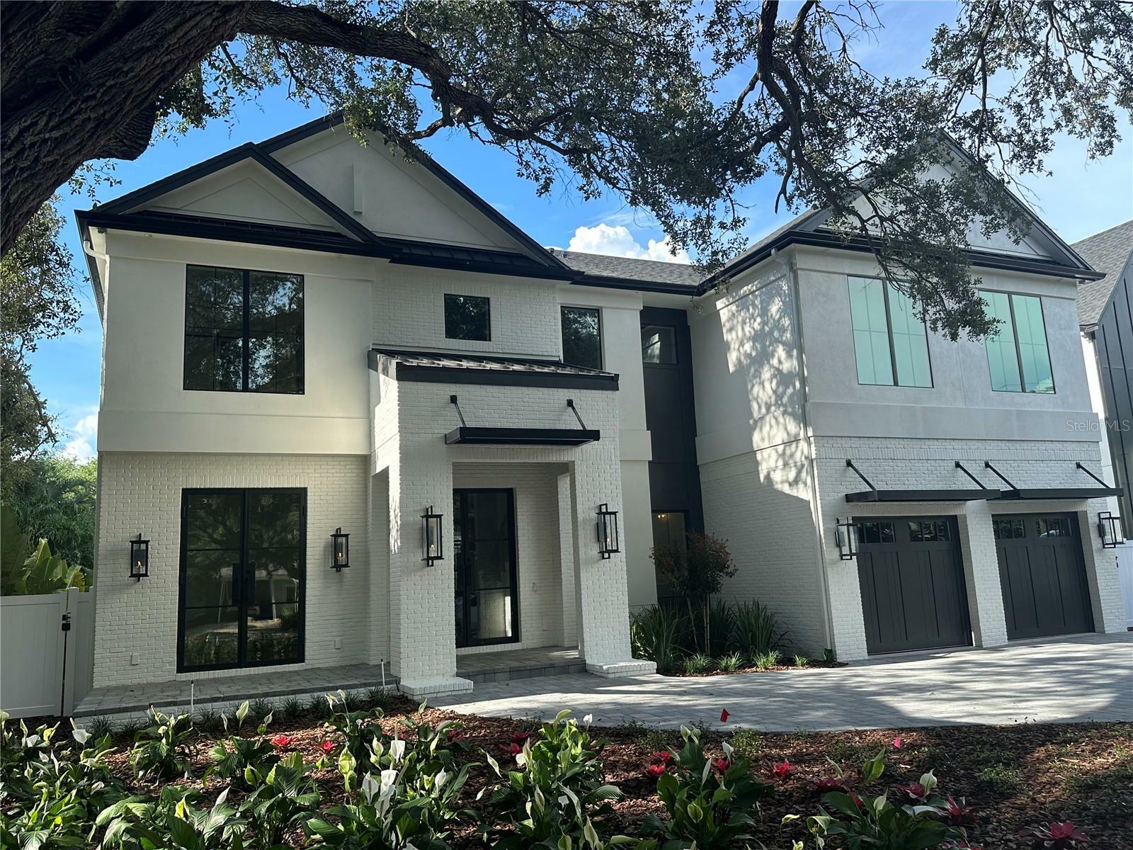 Property Photo: 3231 W Harbor View Avenue FL 33629