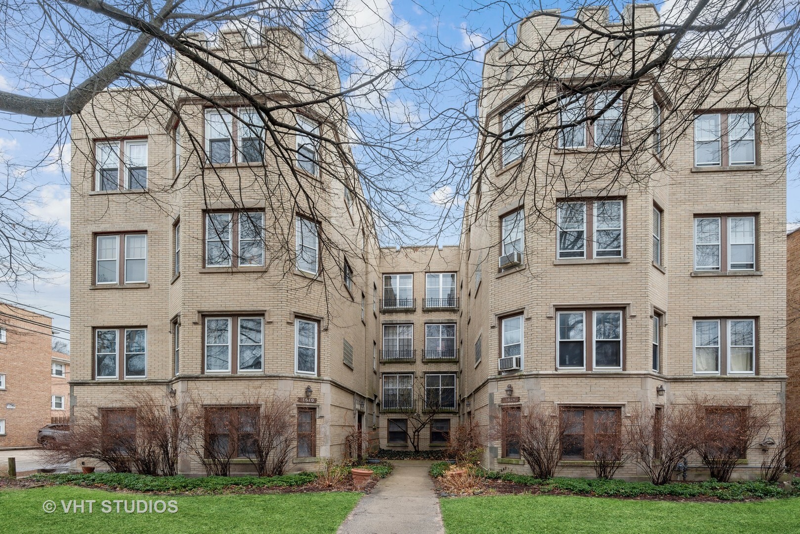 Property Photo:  1610 Monroe Street 2W  IL 60202 