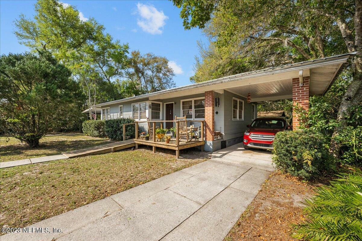 Property Photo:  1704 Moseley Avenue  FL 32177 