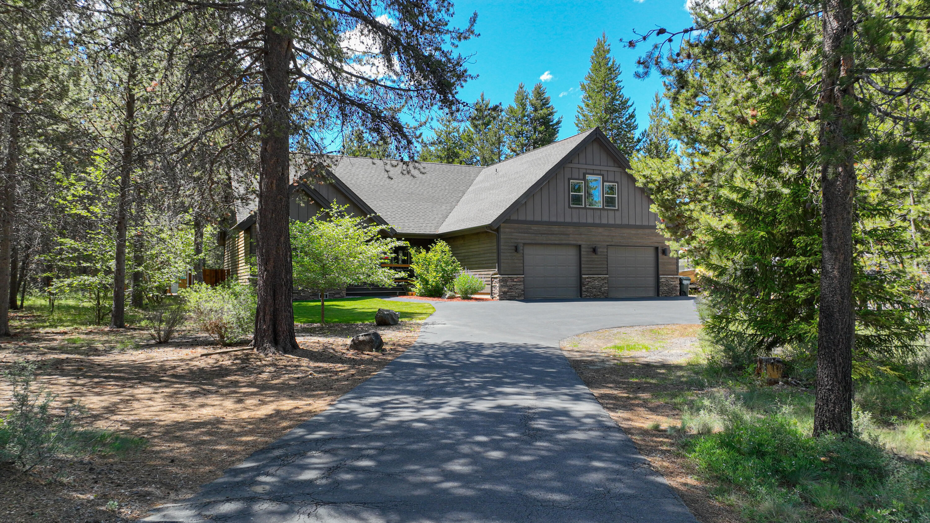 Property Photo:  16507 Sprague Loop  OR 97739 