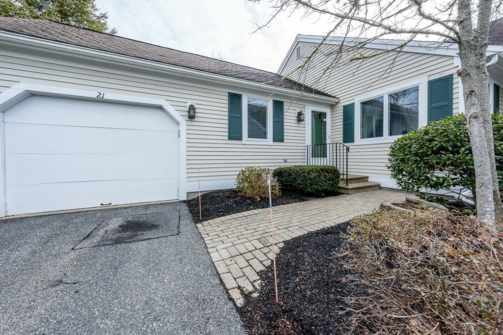 Property Photo:  21 Windward St 21  MA 02649 