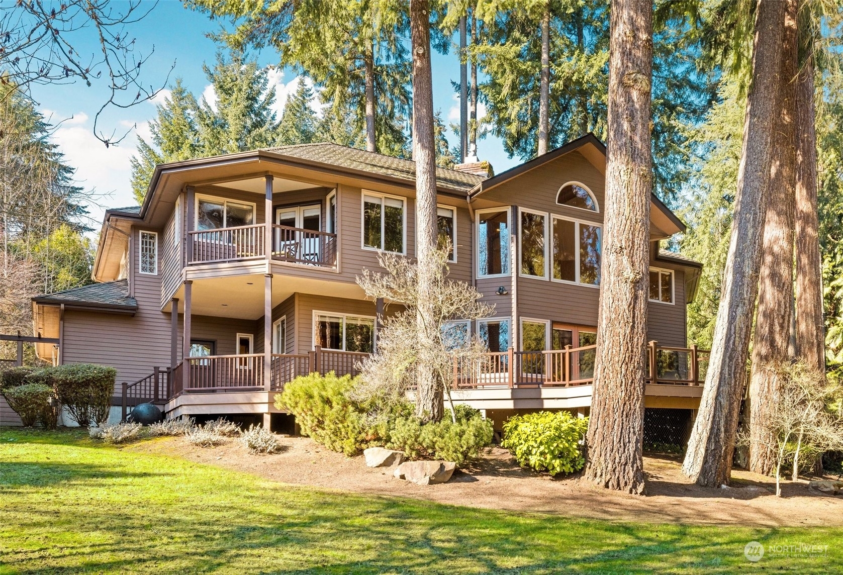 Property Photo:  2040 156th Avenue SE  WA 98007 