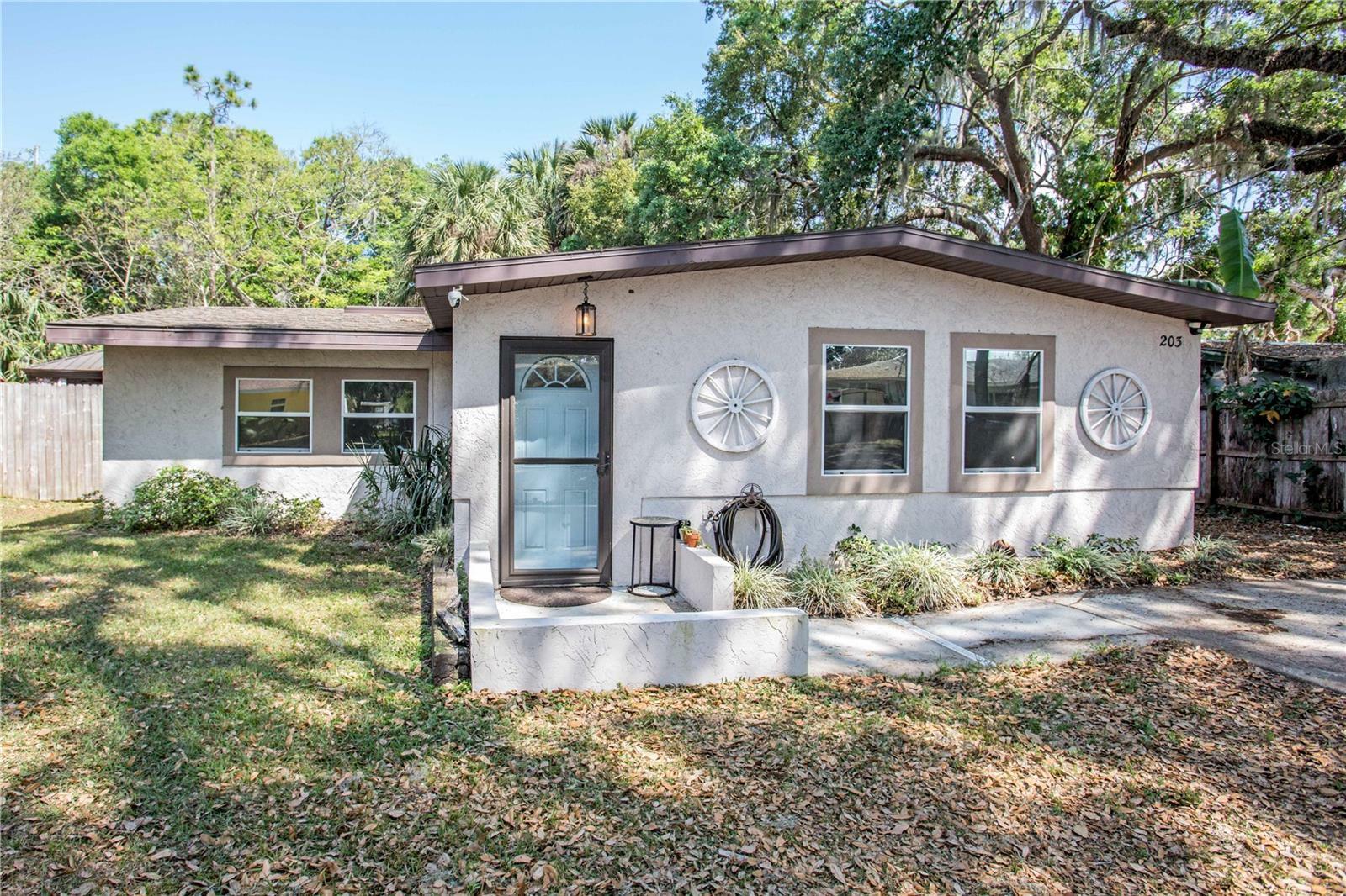 Property Photo:  203 Mae Street  FL 32726 