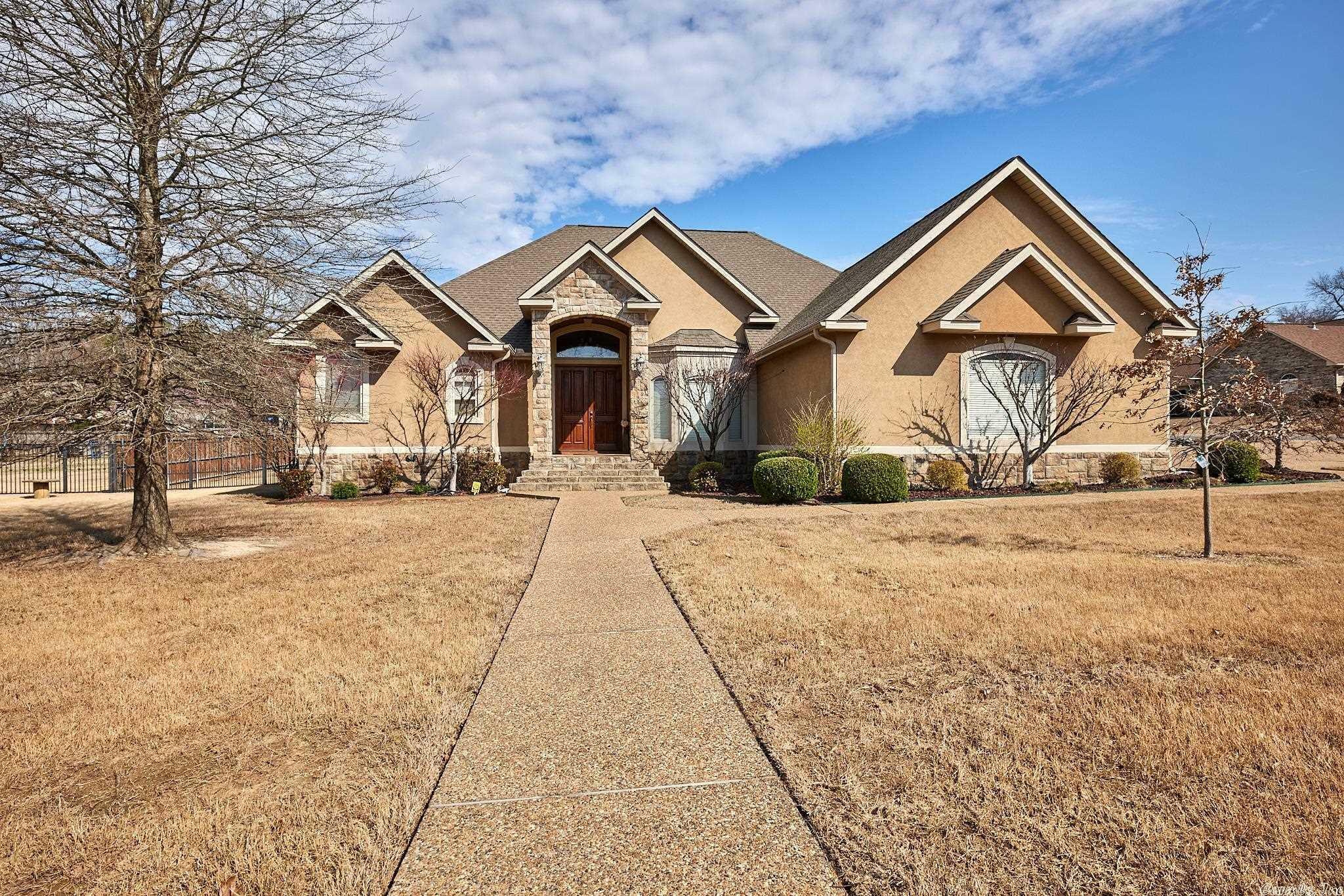 Property Photo:  104 Setter Crossing  AR 71901 