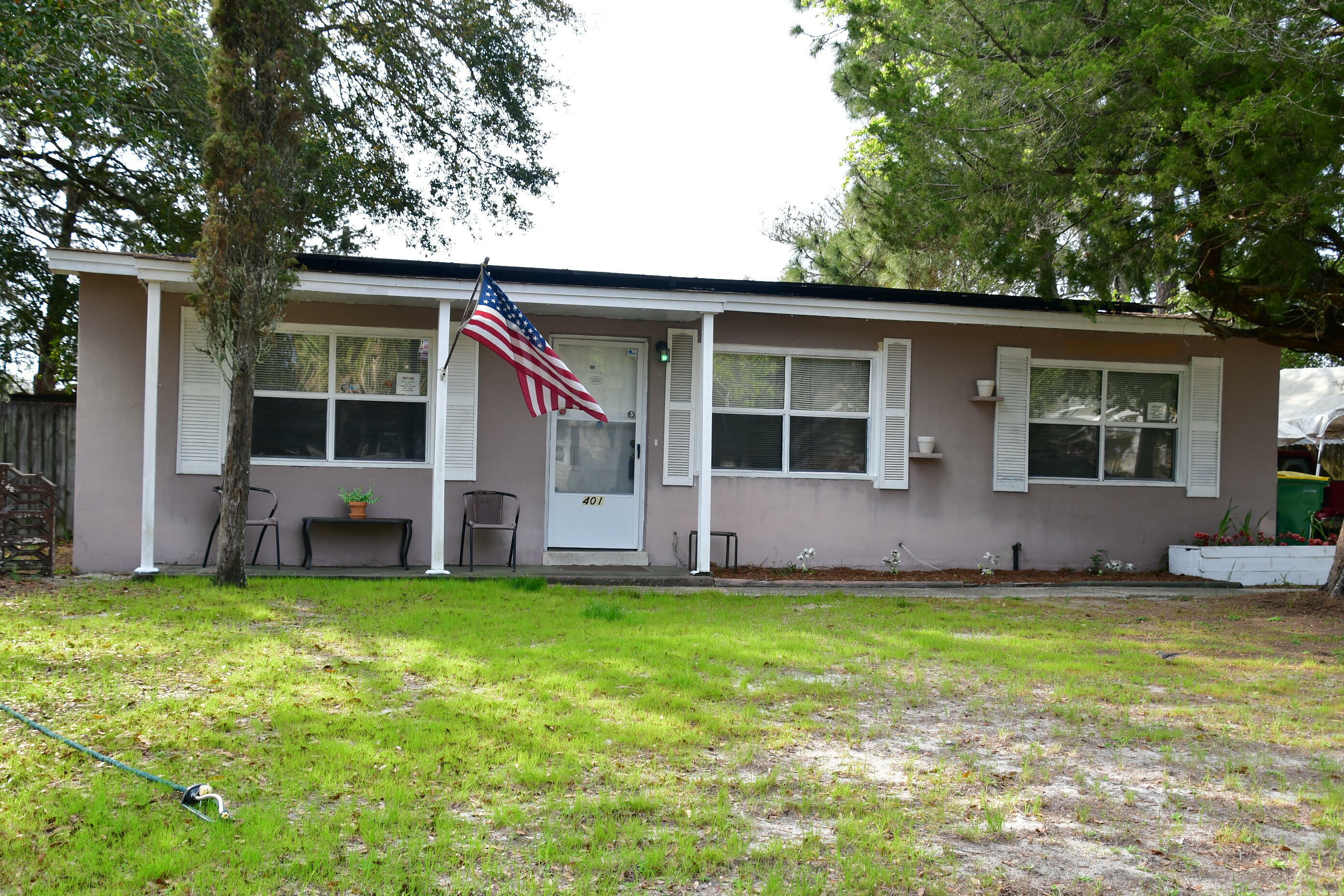 Property Photo: 401 Shrewsbury Road FL 32569