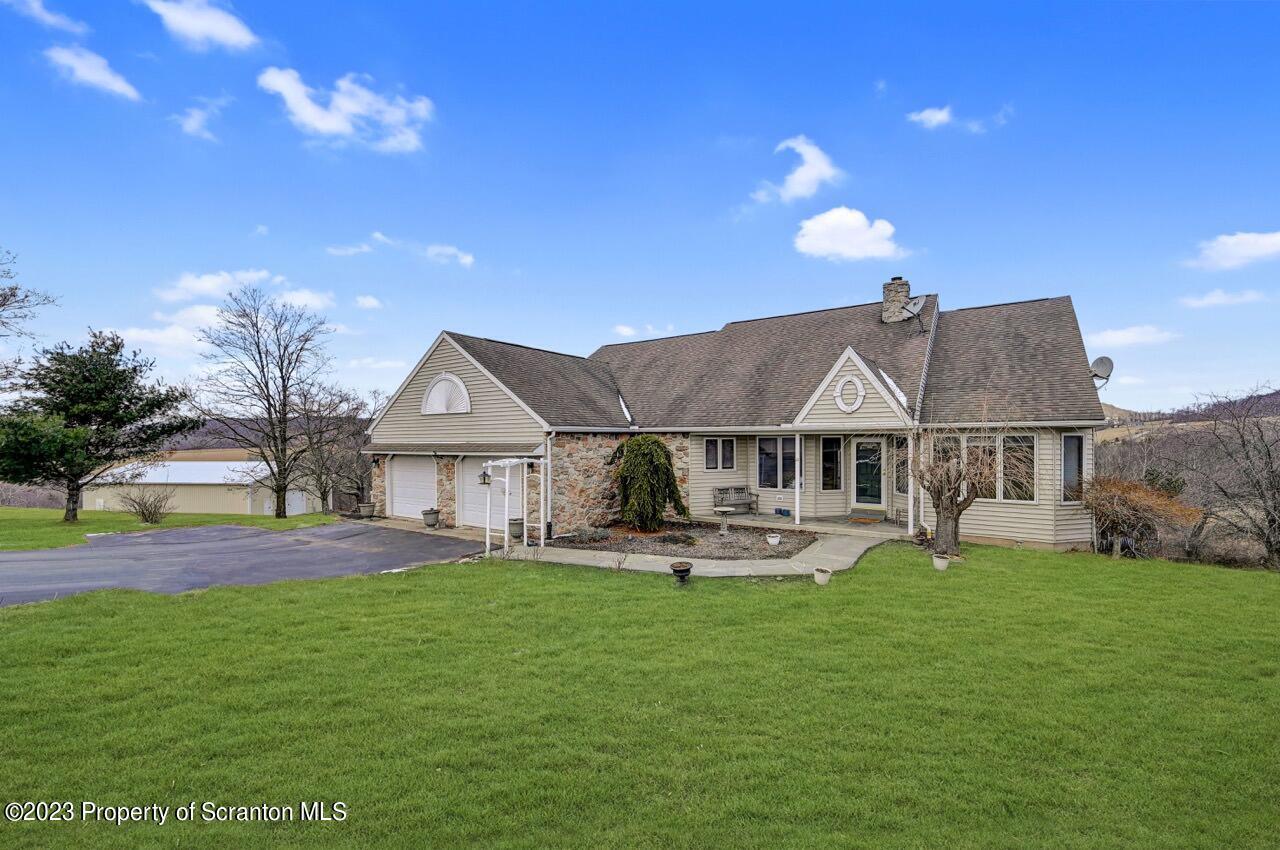 Property Photo:  14 Old Orchard Lane  PA 18657 