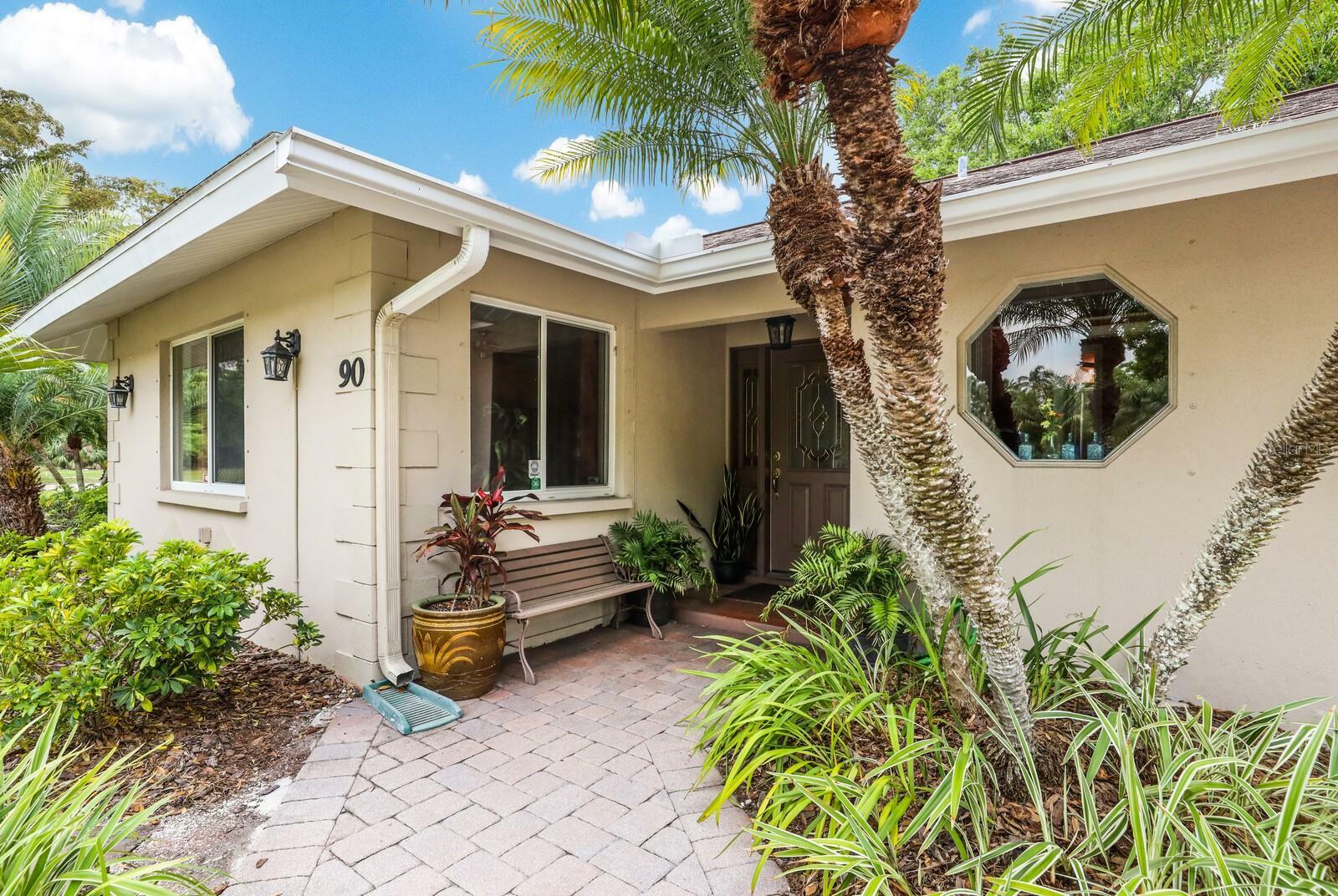 Property Photo:  90 S Jefferson Avenue  FL 34237 