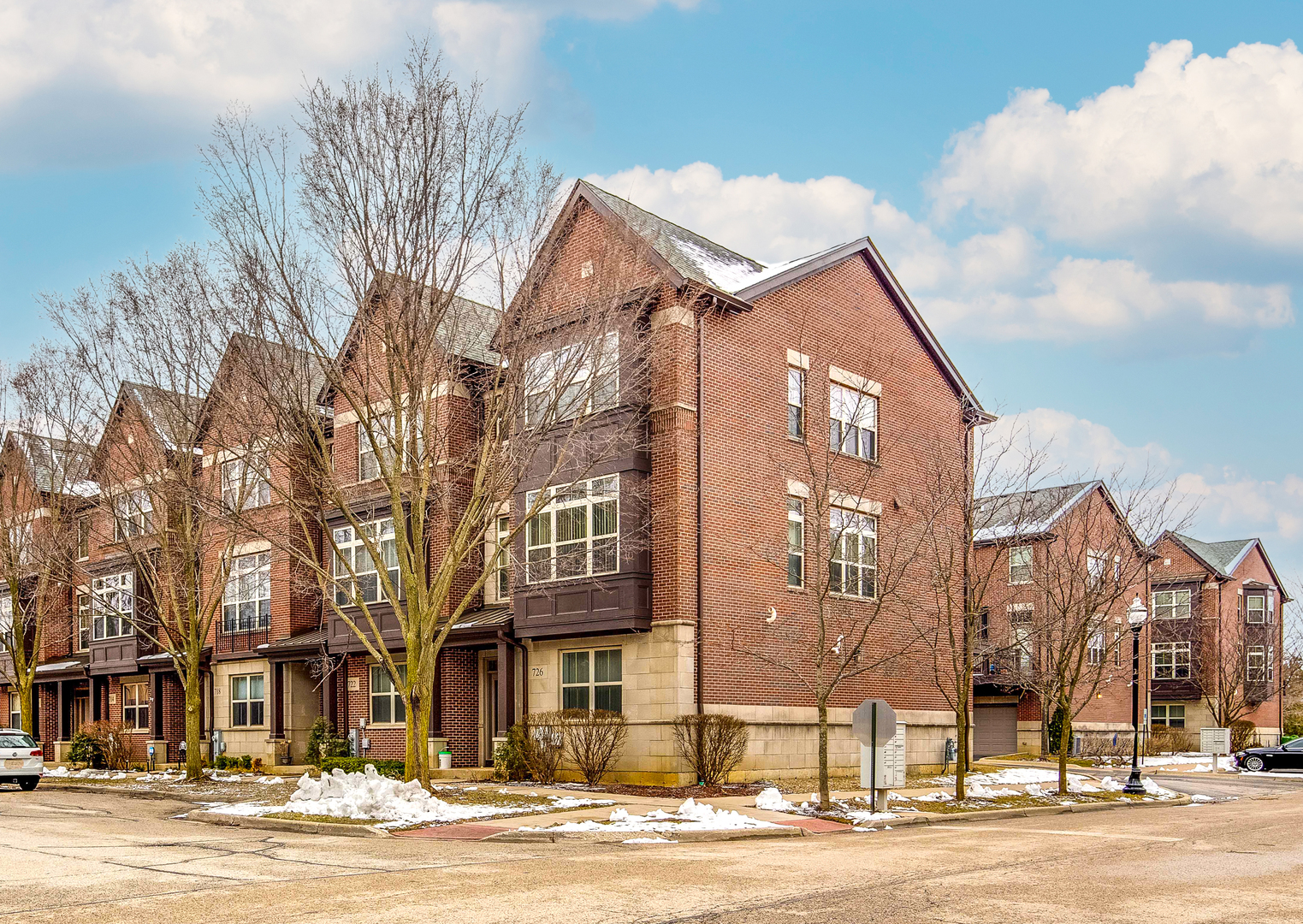 Property Photo: 726 N Keystone Lane IL 60061