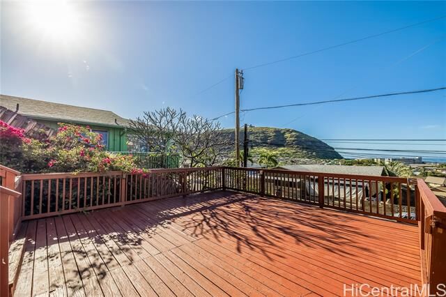 Property Photo:  86-252 Kawili Street  HI 96792 