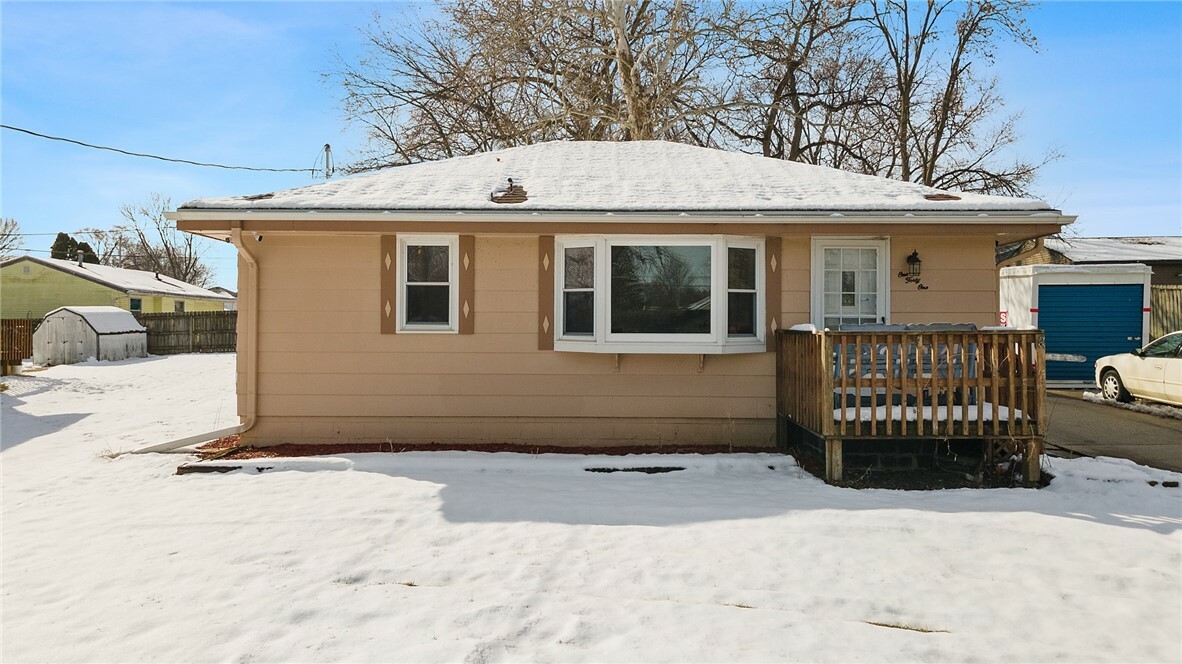 Property Photo:  141 E Marion Street  IA 50315 