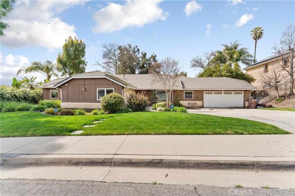 Property Photo: 1015 N Horseshoe CA 91789