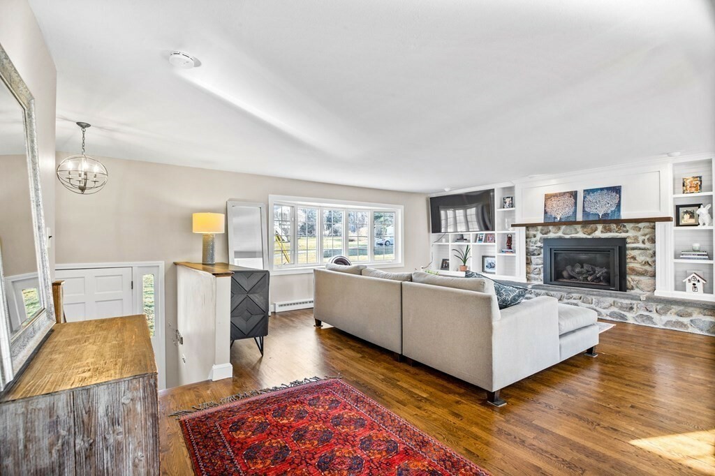 Property Photo: 26 Elaine Ct MA 02066
