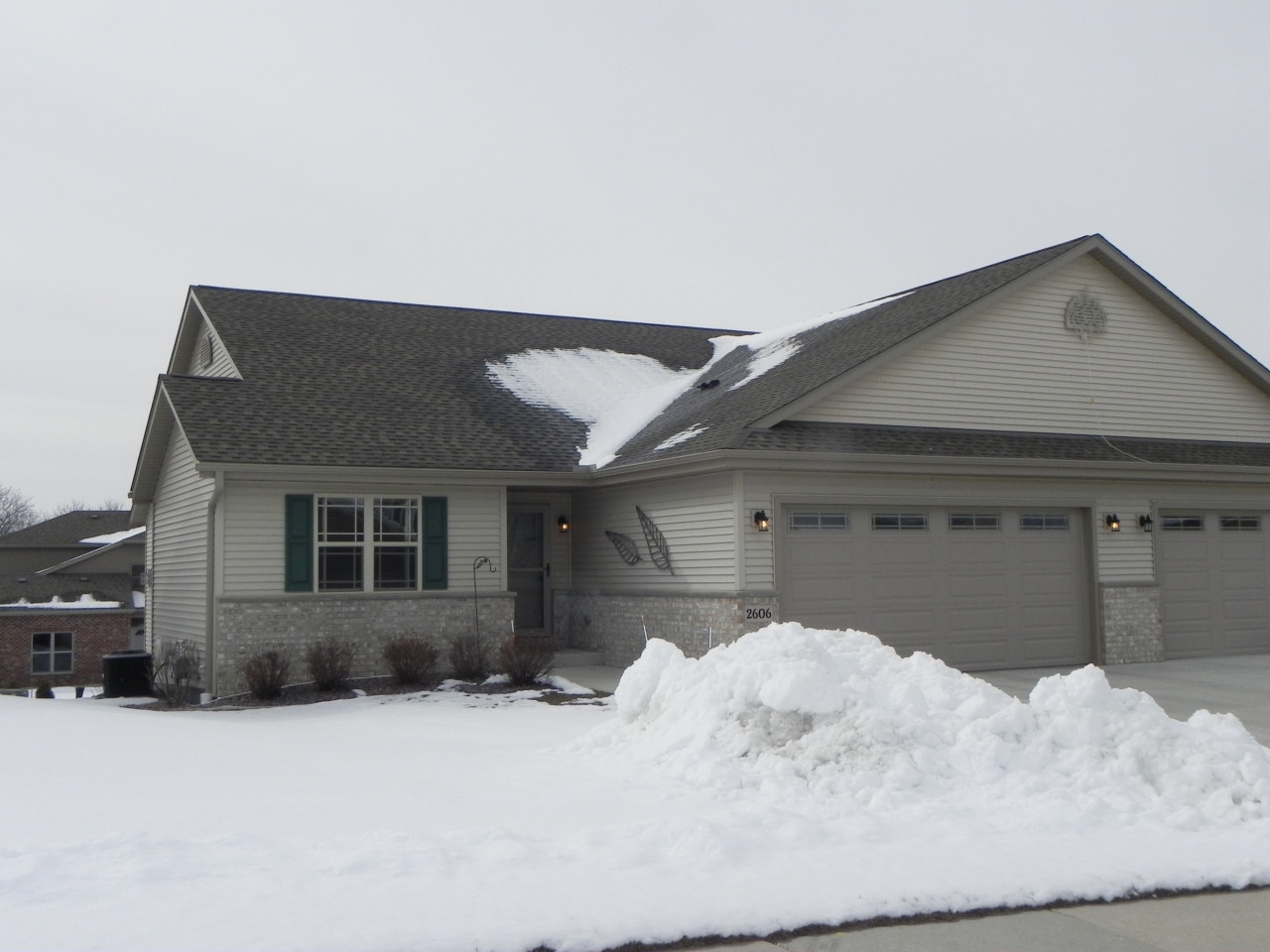 Property Photo: 2606 Parkfield Dr WI 53090