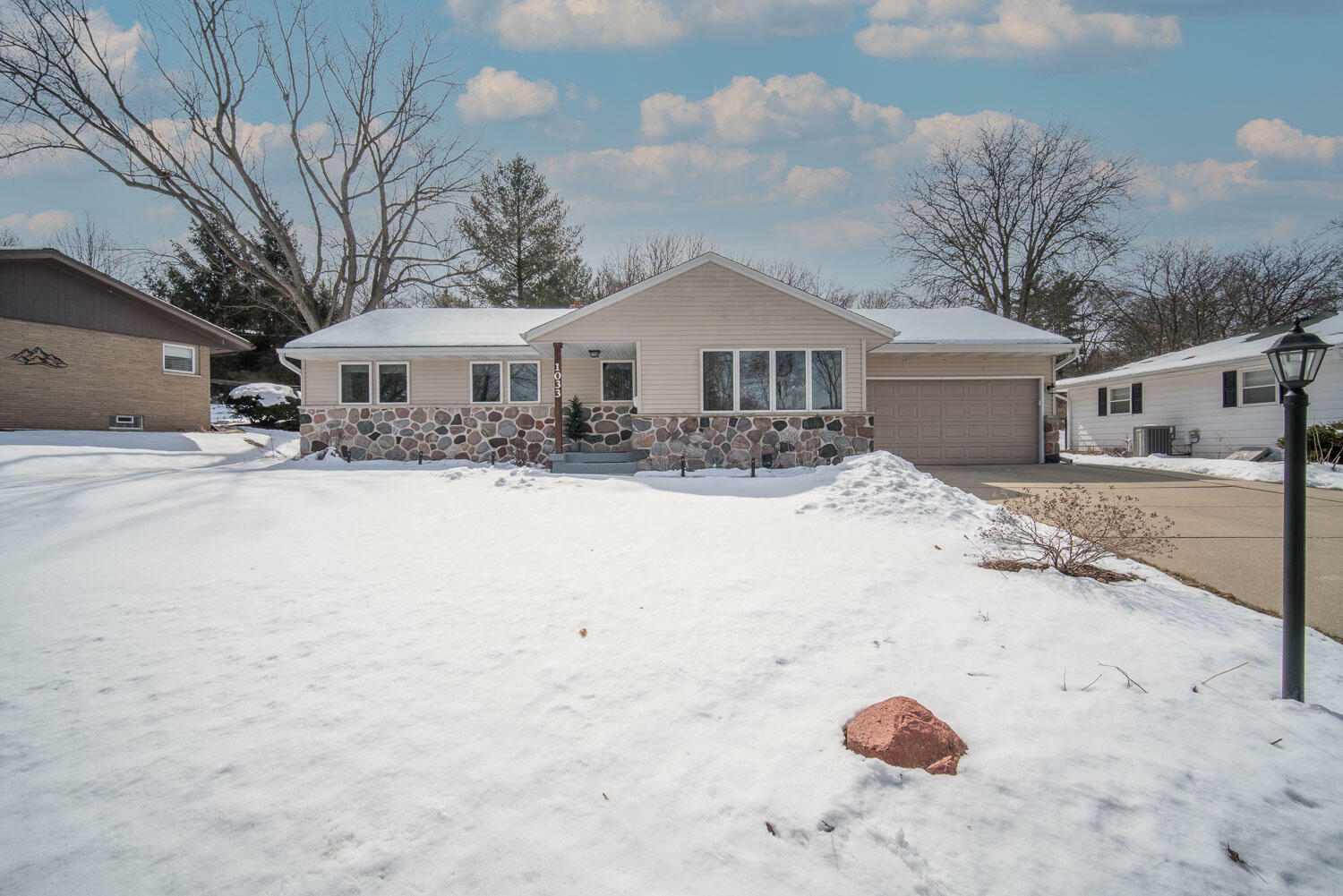 Property Photo: 1033 E Wabash Ave WI 53186