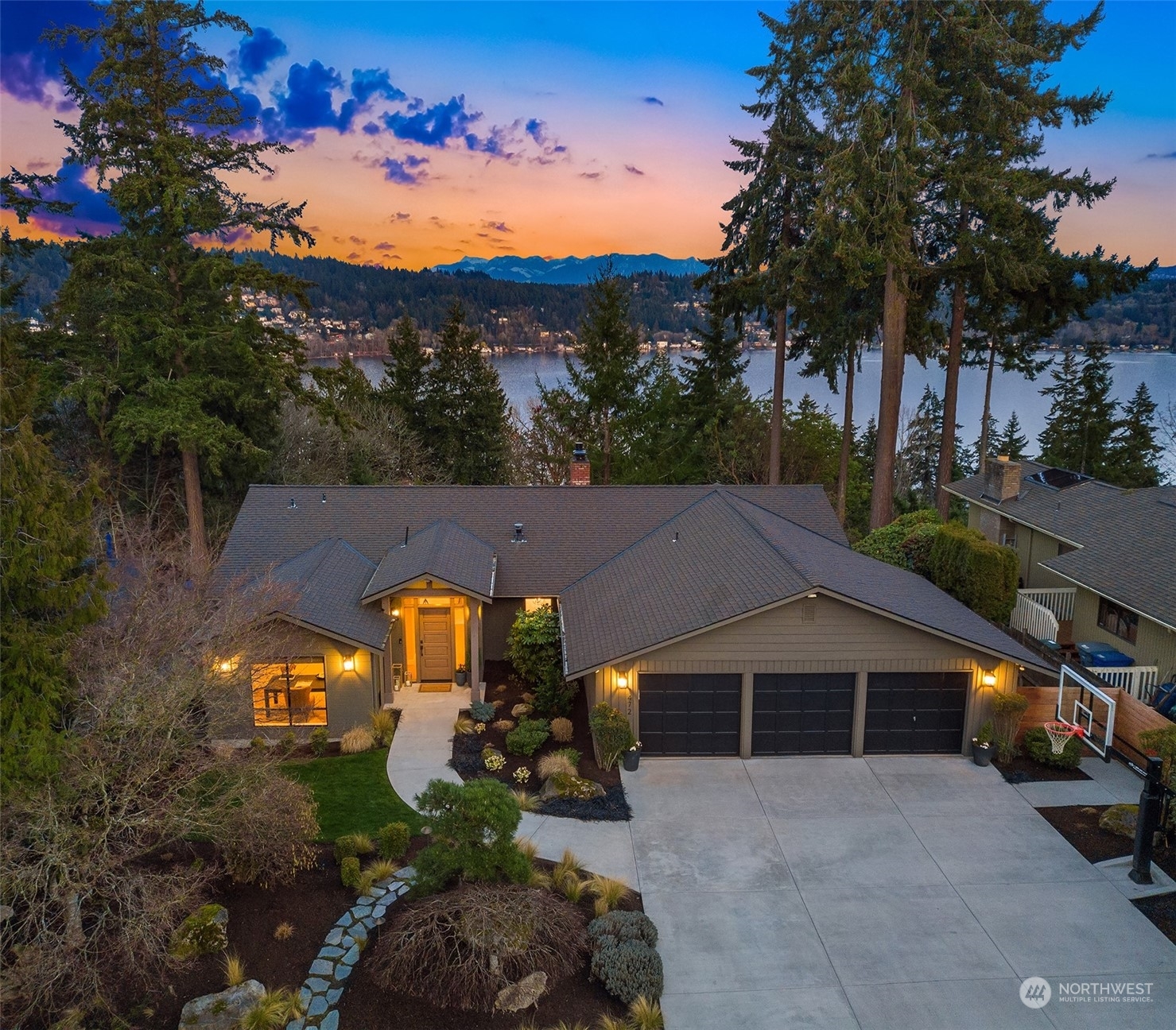 Property Photo:  1472 185th Avenue NE  WA 98008 