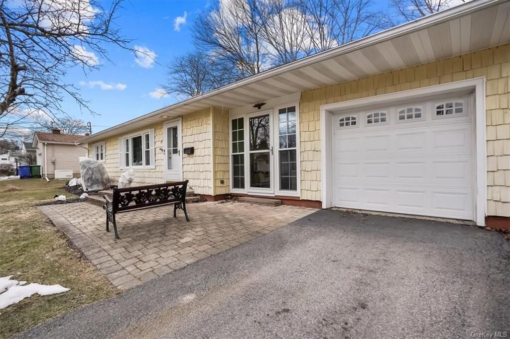 Property Photo:  17 Thomas Jefferson Place  NY 10940 
