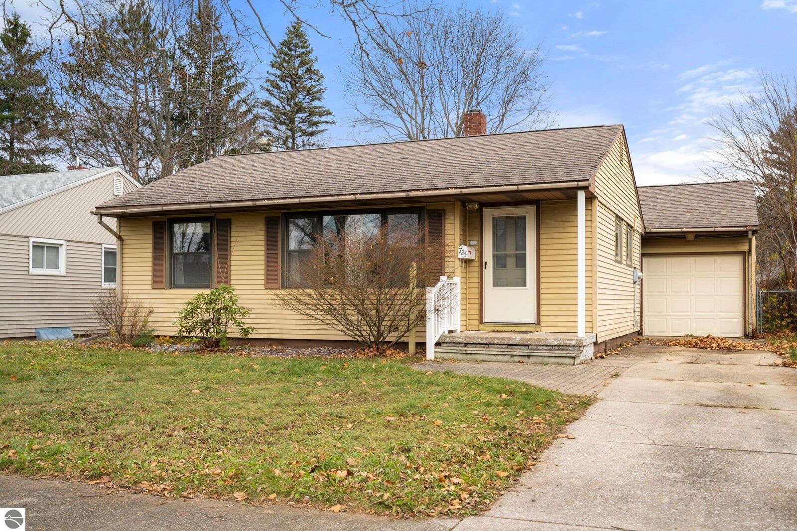 Property Photo: 725 Stimson Street MI 49601-2249
