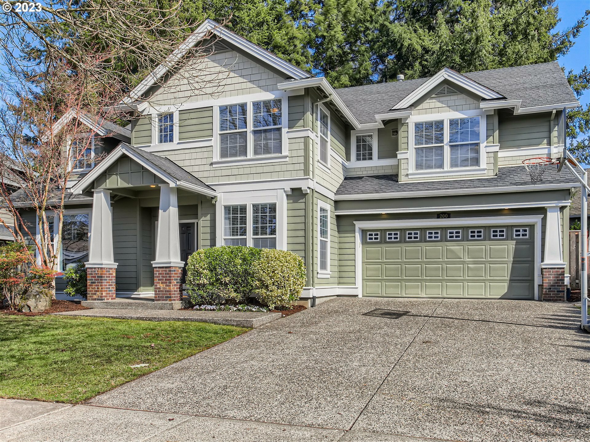 Property Photo:  200 SW 167th Ave  OR 97006 