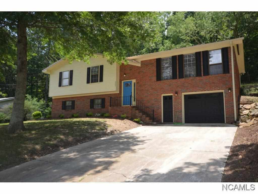 Property Photo: 2261 Fantasia Dr AL 35055 - CULLMAN