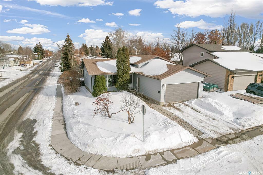 103 Wakaw Crescent  Saskatoon SK S7J4C9 photo