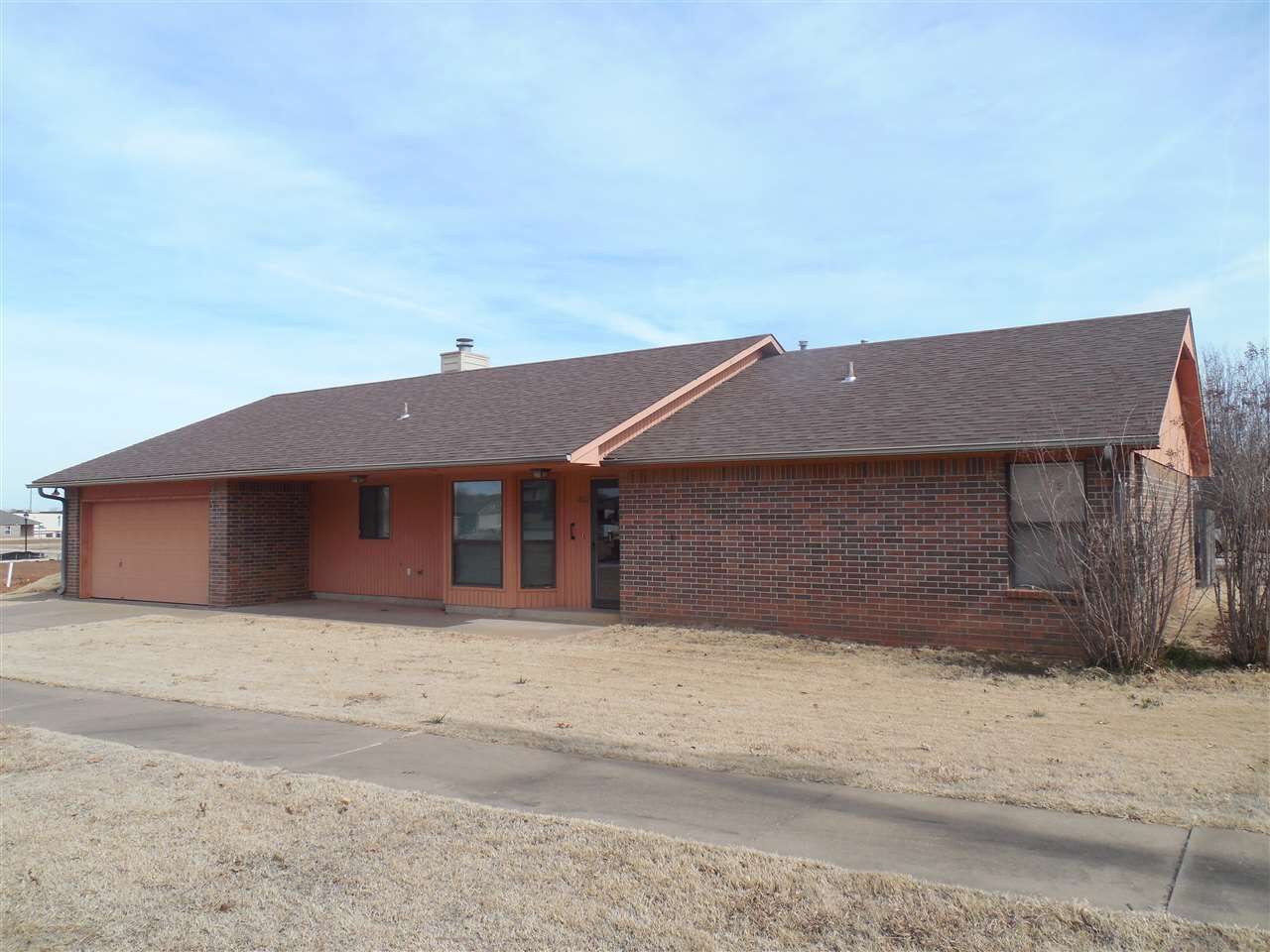 Property Photo:  1601 N Payne Street  OK 74075 