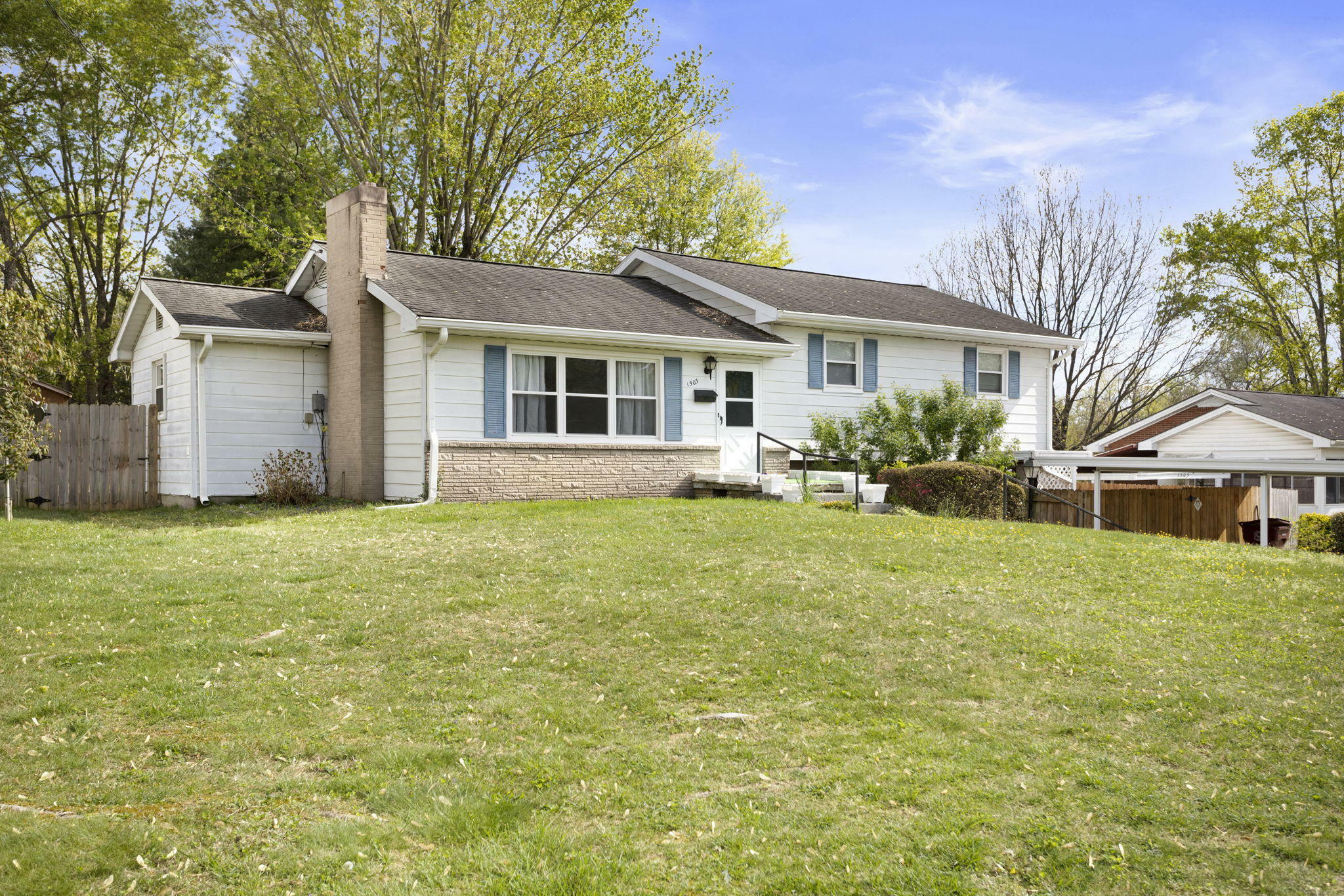 Property Photo:  1503 Skyline Drive  TN 37604 