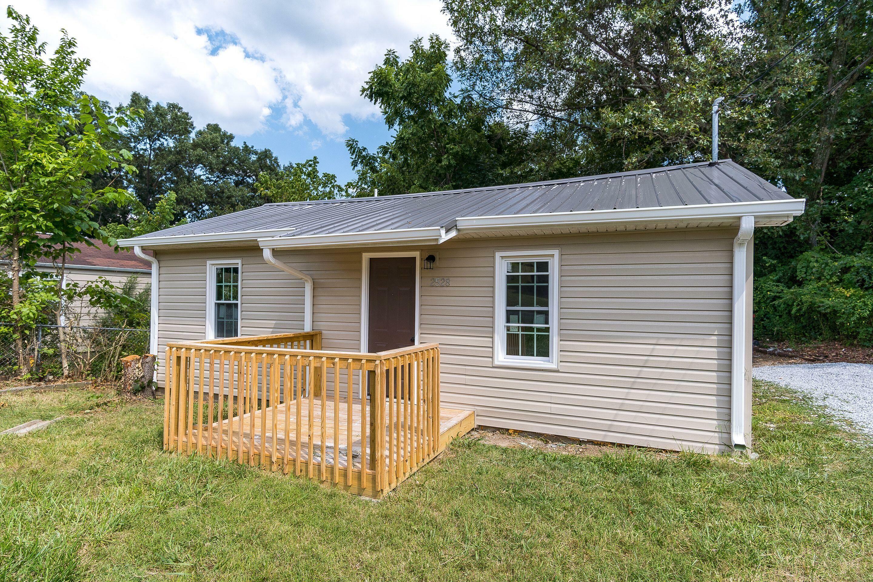 Property Photo:  2528 Park Avenue  TN 37601 