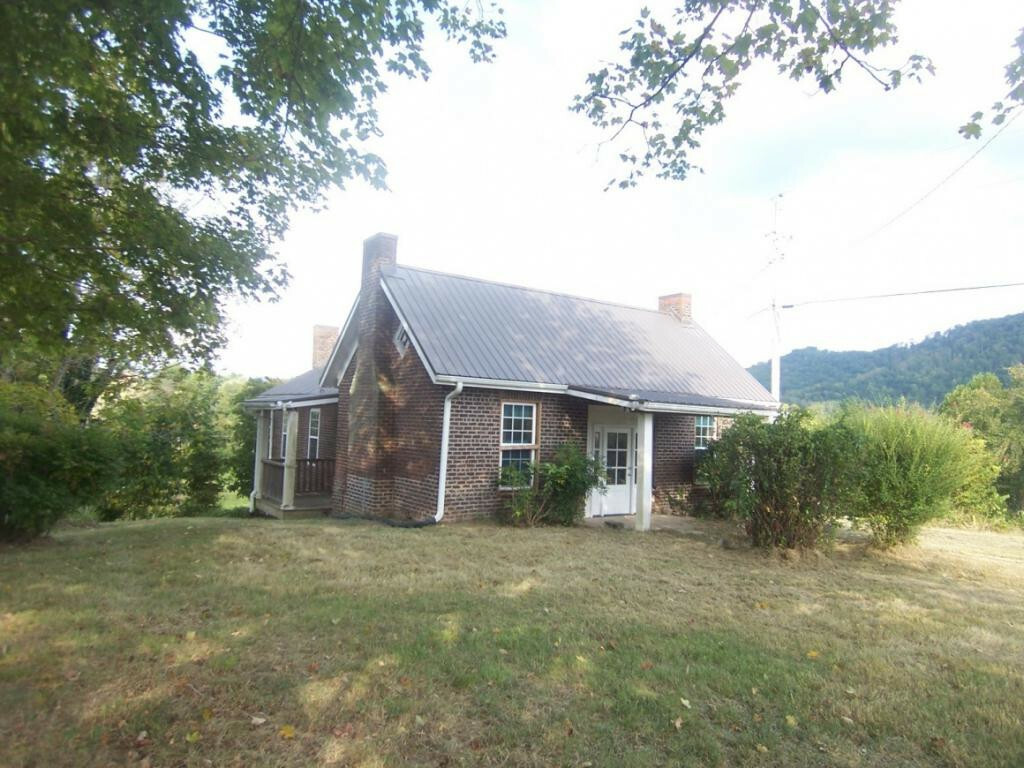 Property Photo:  454 Webb Road  TN 37857 