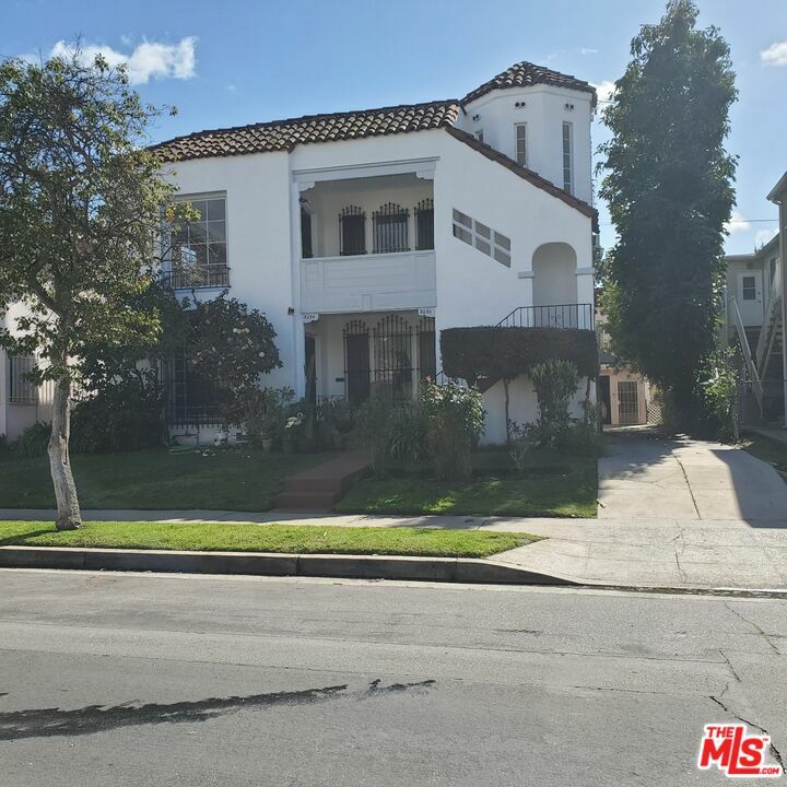 8256   Blackburn Ave  Los Angeles CA 90048 photo