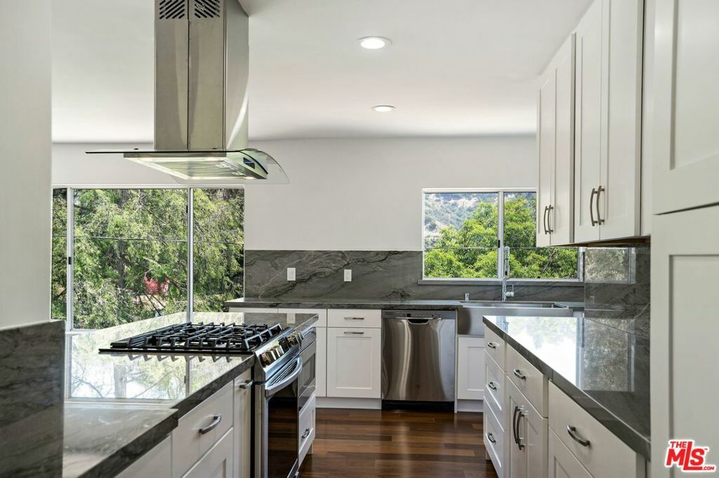 Property Photo:  9665 Heather Road  CA 90210 