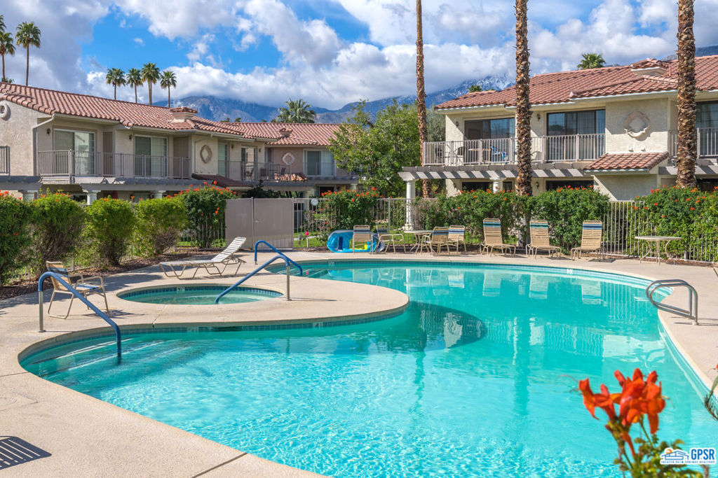 Property Photo: 2701 E Mesquite Avenue U101 CA 92264