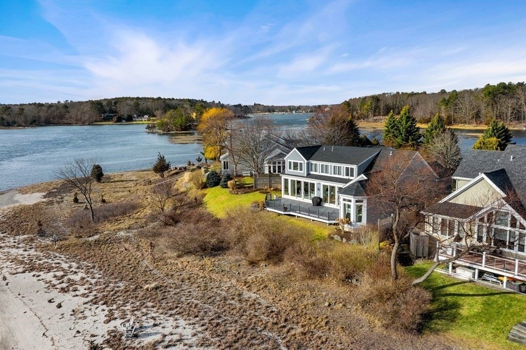 Property Photo:  99 Campbells Ln  NH 03854 