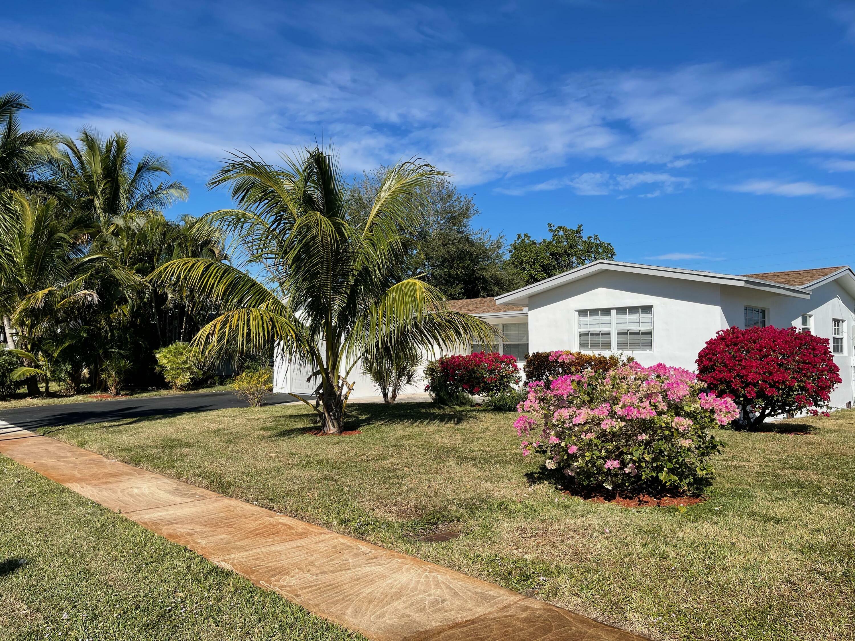 Property Photo:  271 SW 5th Street  FL 33432 