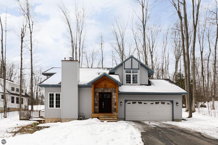 8193 Elm Drive  Traverse City MI 49685 photo