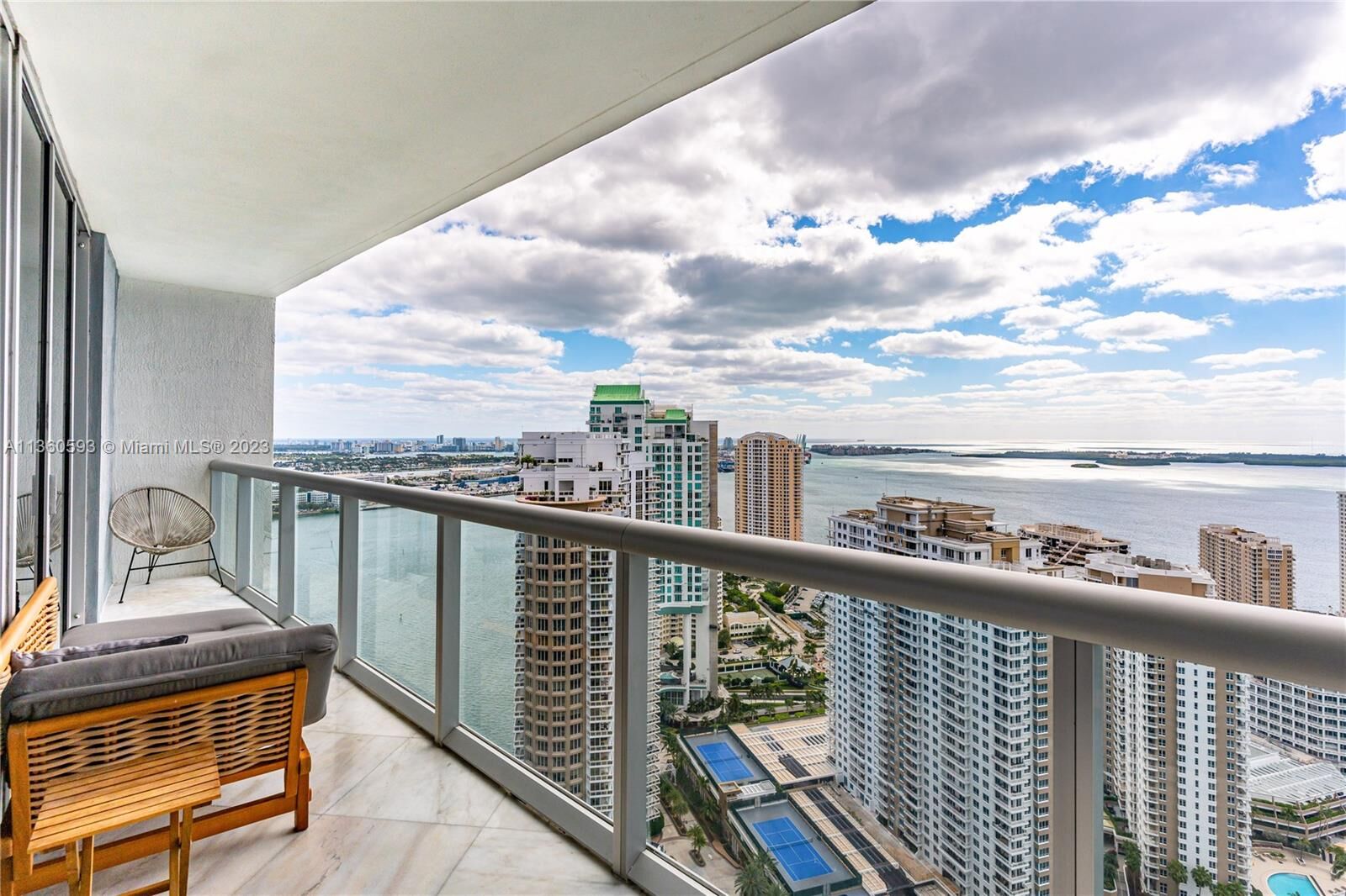Property Photo: 475 Brickell Ave 4007 FL 33131