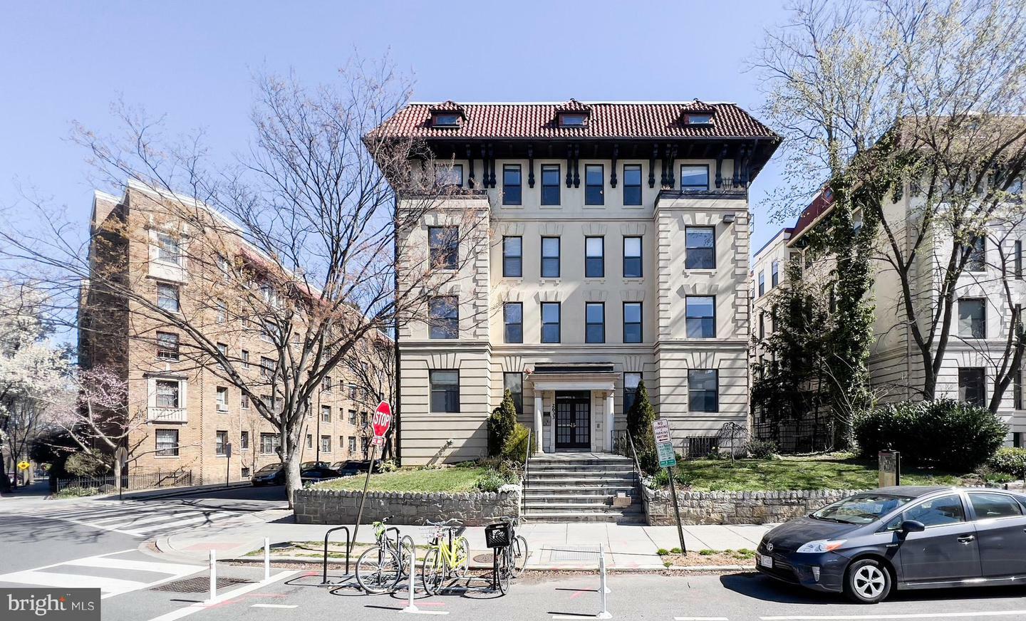 Property Photo: 2633 Adams Mill Road NW 302 DC 20009