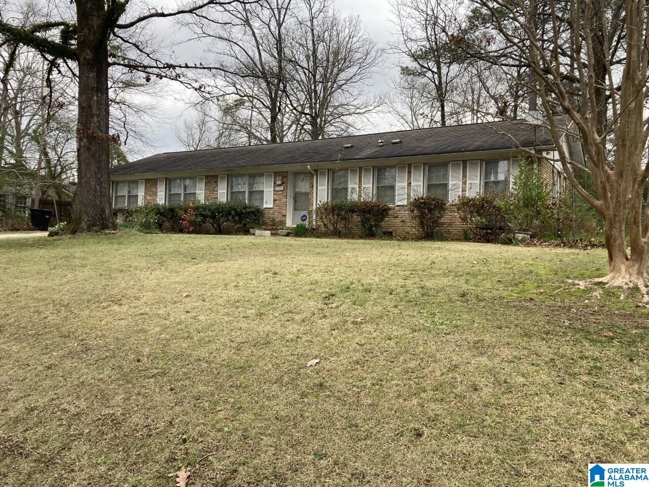 Property Photo: 3809 Buckingham Lane AL 35243