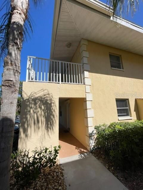 Property Photo: 924 La Costa Circle 1 FL 34237