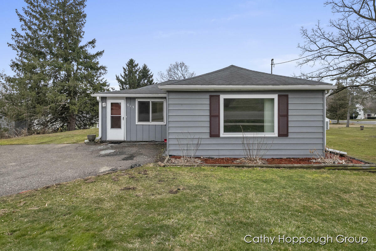 Property Photo:  615 Prospect Street  MI 48846 