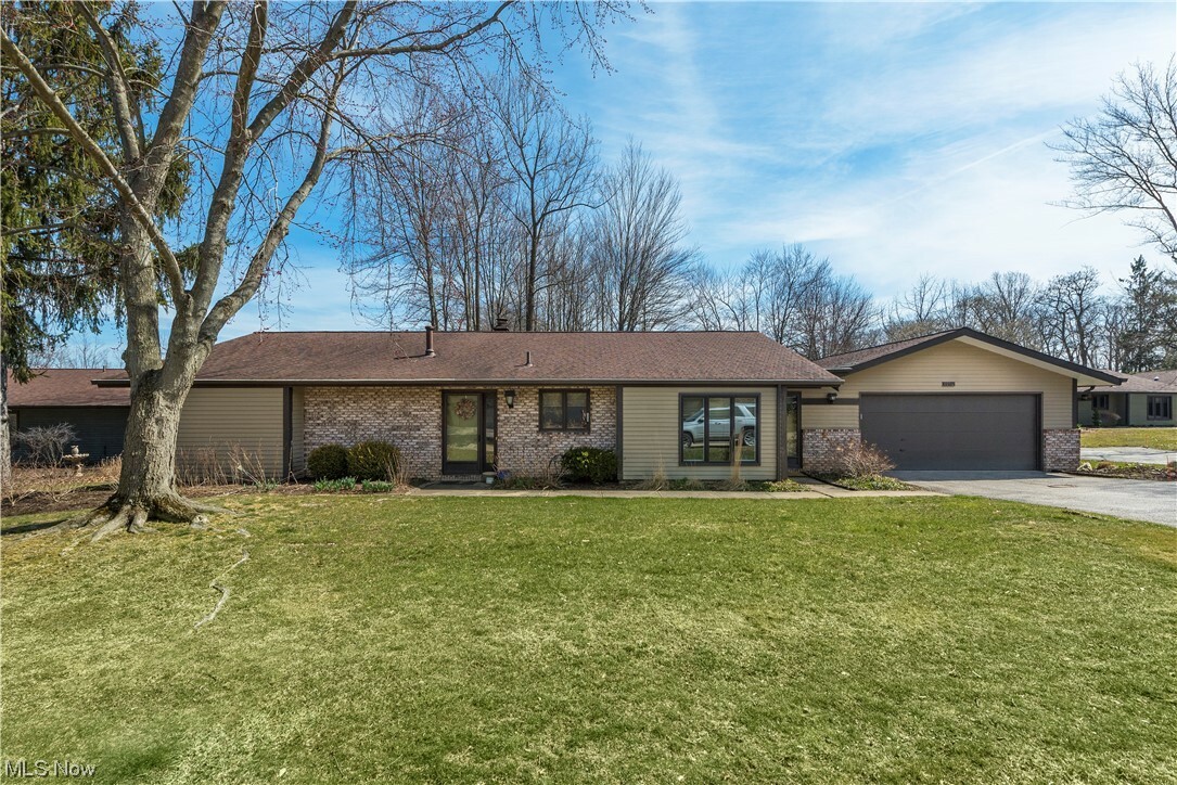 Property Photo: 6950 Woodwalk Drive 28 OH 44141