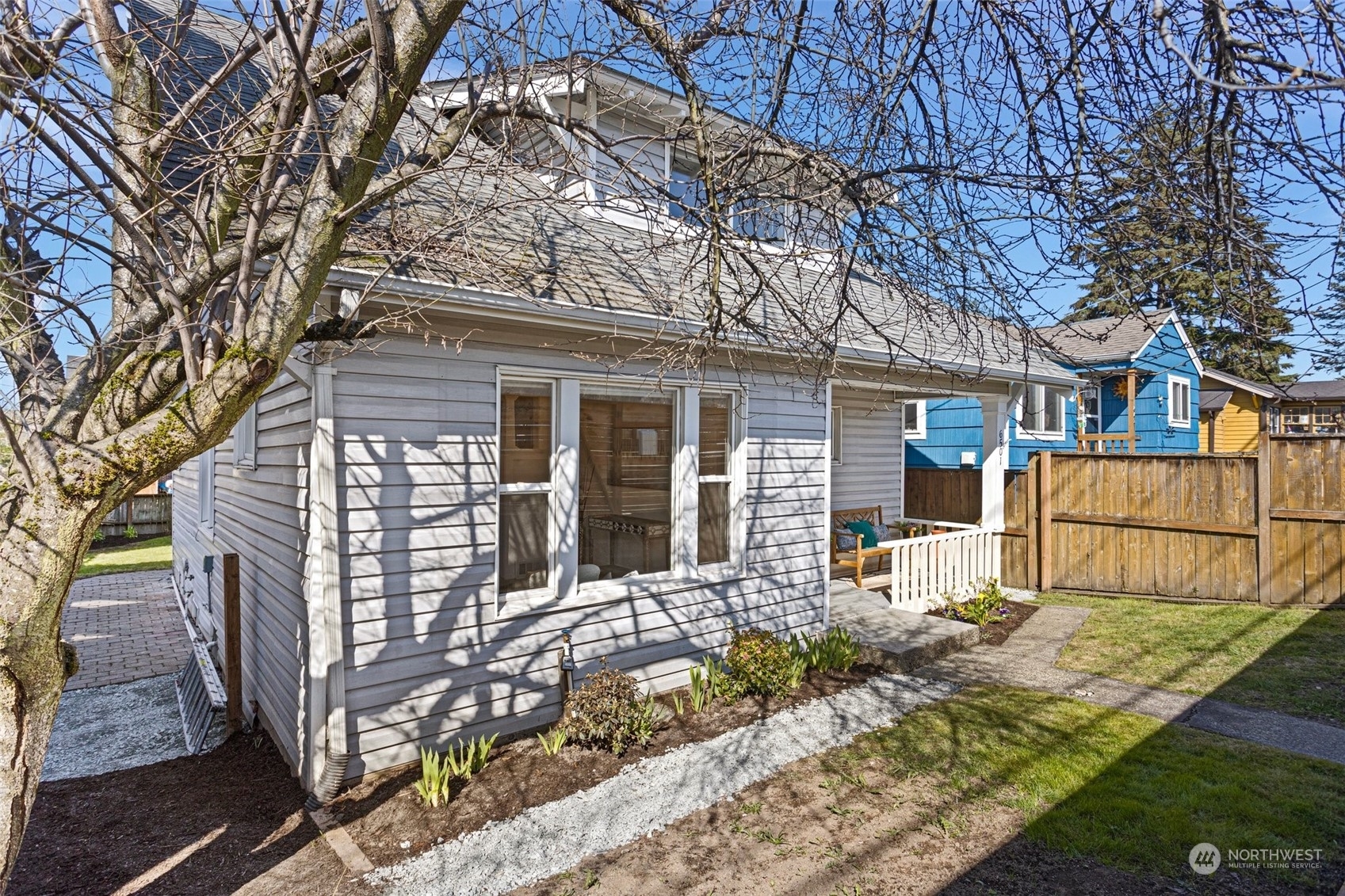 Property Photo:  6501 Ellis Avenue S  WA 98108 